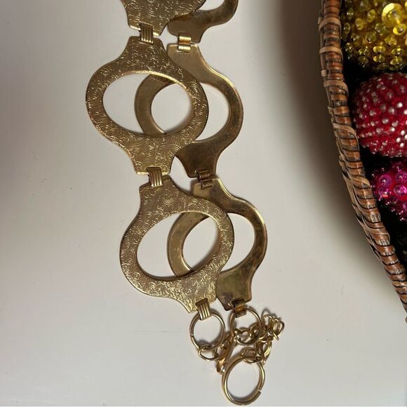Chunky Oversized Vintage 1970s Groovy Embossed Egyptian Revival Chain Link Belt - Picture 14 of 16
